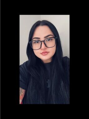 Meet your Posher, Caitlin